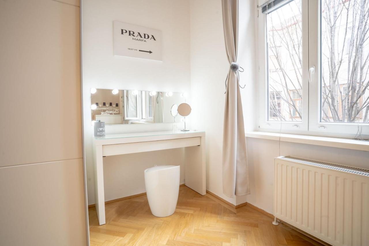 Cozy Modern Nest In The Heart Of Vienna With Netflix Appartement Buitenkant foto